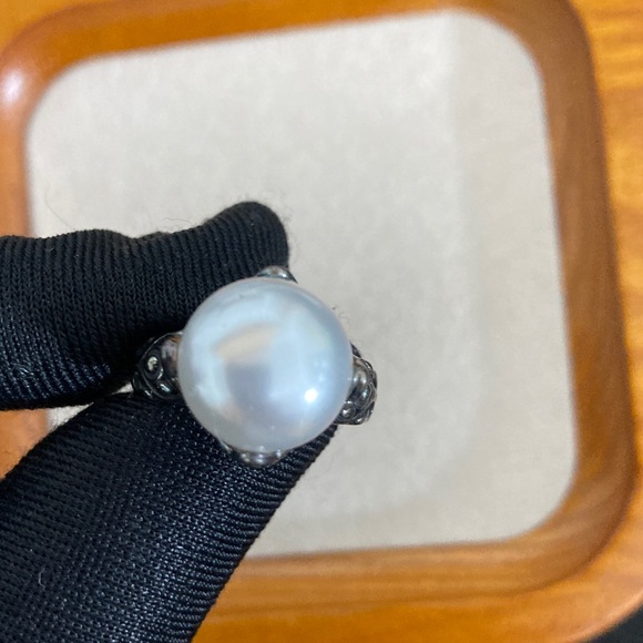 Elegant Silver Pearl Ring - Picture 3 of 3